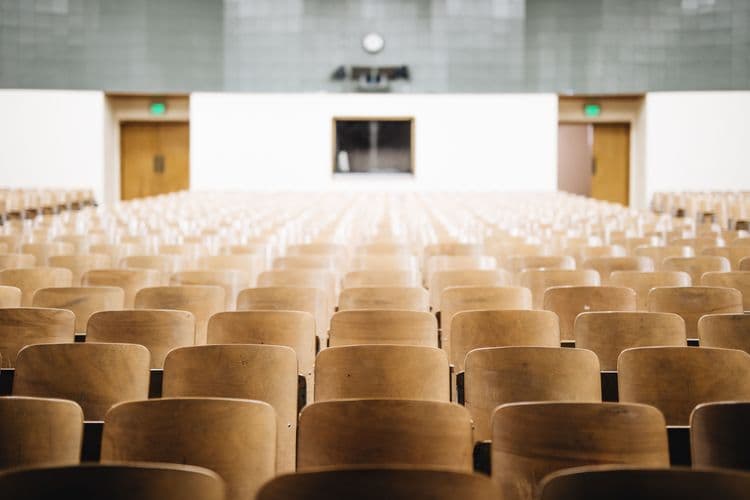 Craft Blog Post: How to create engaging online lectures: 6 tips